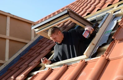 Pose de fenêtres de toit Velux à Herqueville